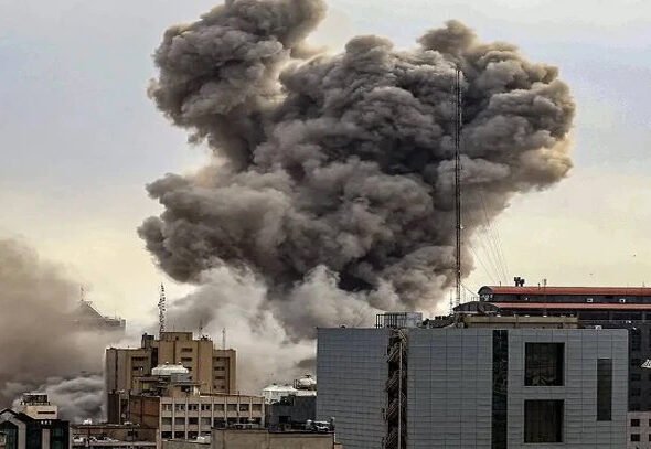 ఆయుధాల మోతలో మూగబోతున్న మానవత్వం