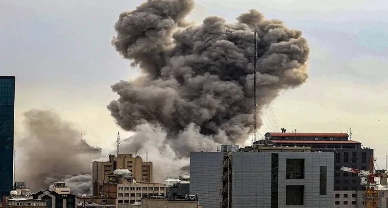 ఆయుధాల మోతలో మూగబోతున్న మానవత్వం