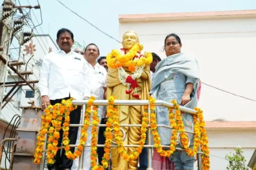 MINISTER DR.DOLA BALA VEERANJANEYA SWAMY