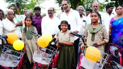 అద్దంకిలో విద్యార్థులకు 9 వేల సైకిళ్ల పంపిణీ..