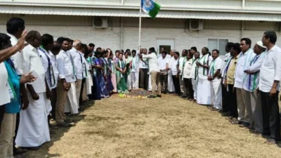 పేదల ఆత్మగౌరవ పతాకం వైసీపీ..