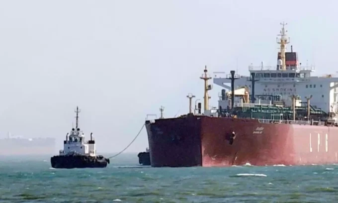 OIL TANKER