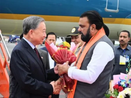 BIHAR CM WELCOMES VIETNUM PRESIDENT